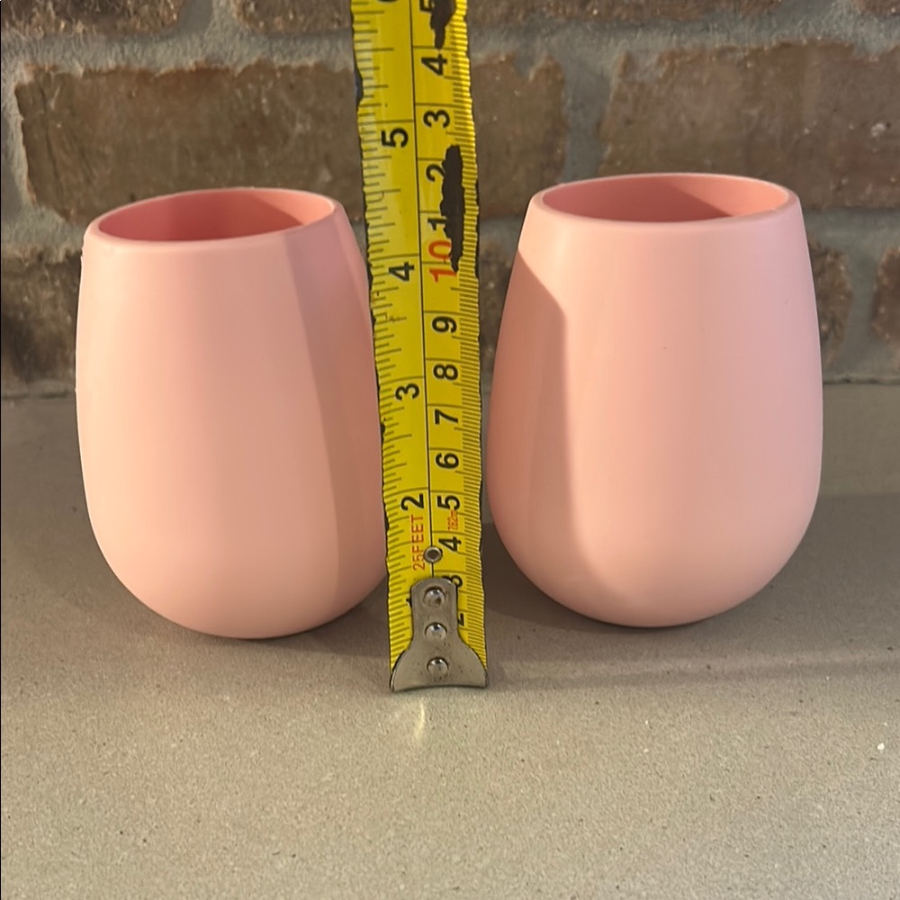 Odeme Blush Pink Stemless Silicon Wine Glasses for Beach or Pool Set of 2 - Picture 7 of 9